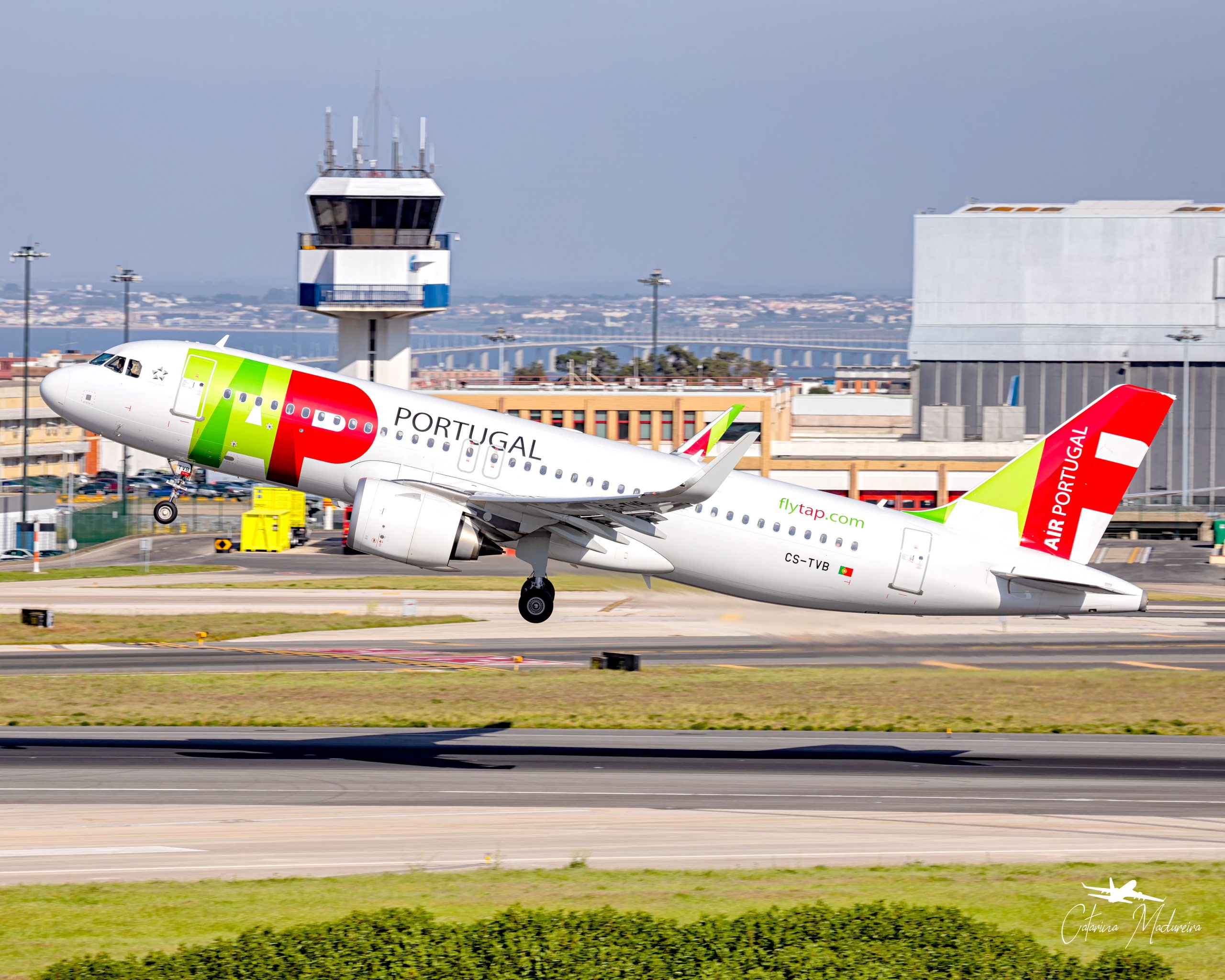 A TAP Air Portugal Airbus A320 neo lifts off the runway.