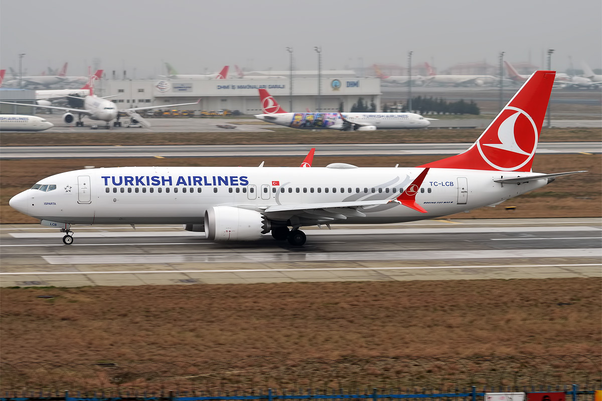 A Turkish Airlines Boeing 737 on the runway.