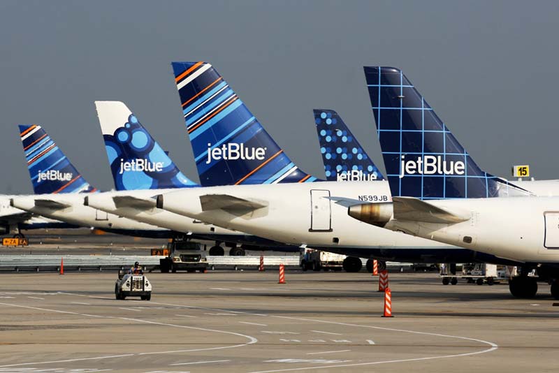 Multiple JetBlue tails