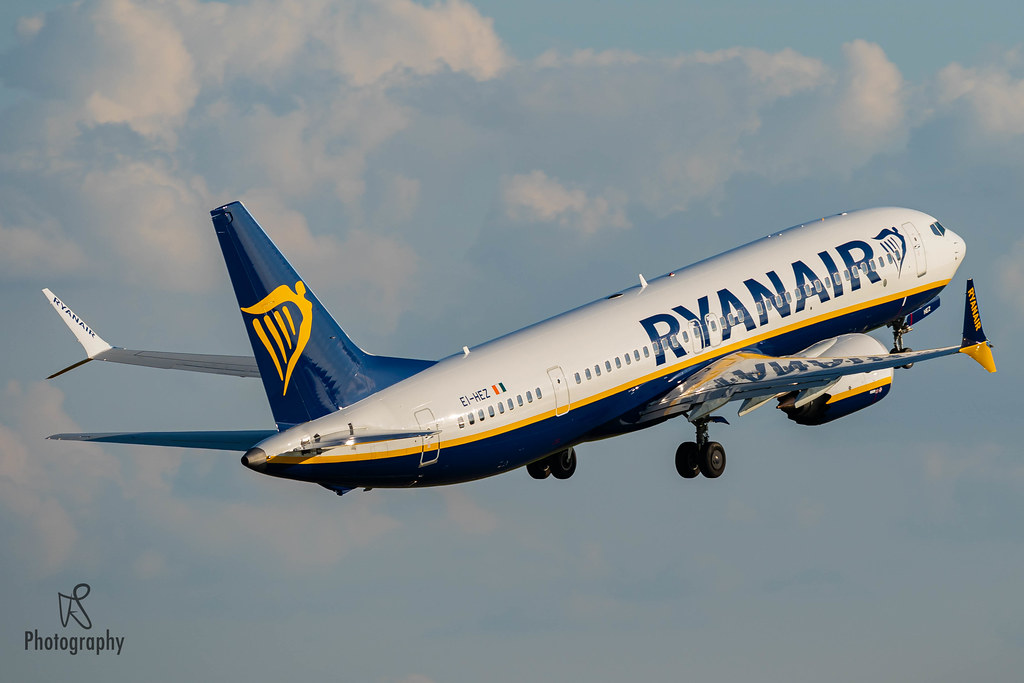 Ryanair Boeing 737 MAX 200 Escorted By F-16s After Losing Contact 