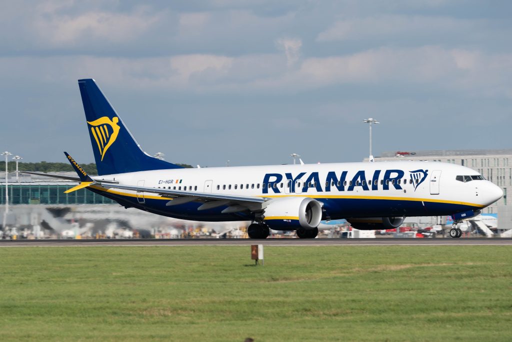 A Ryanair Boeing 737-8200 taxiing.