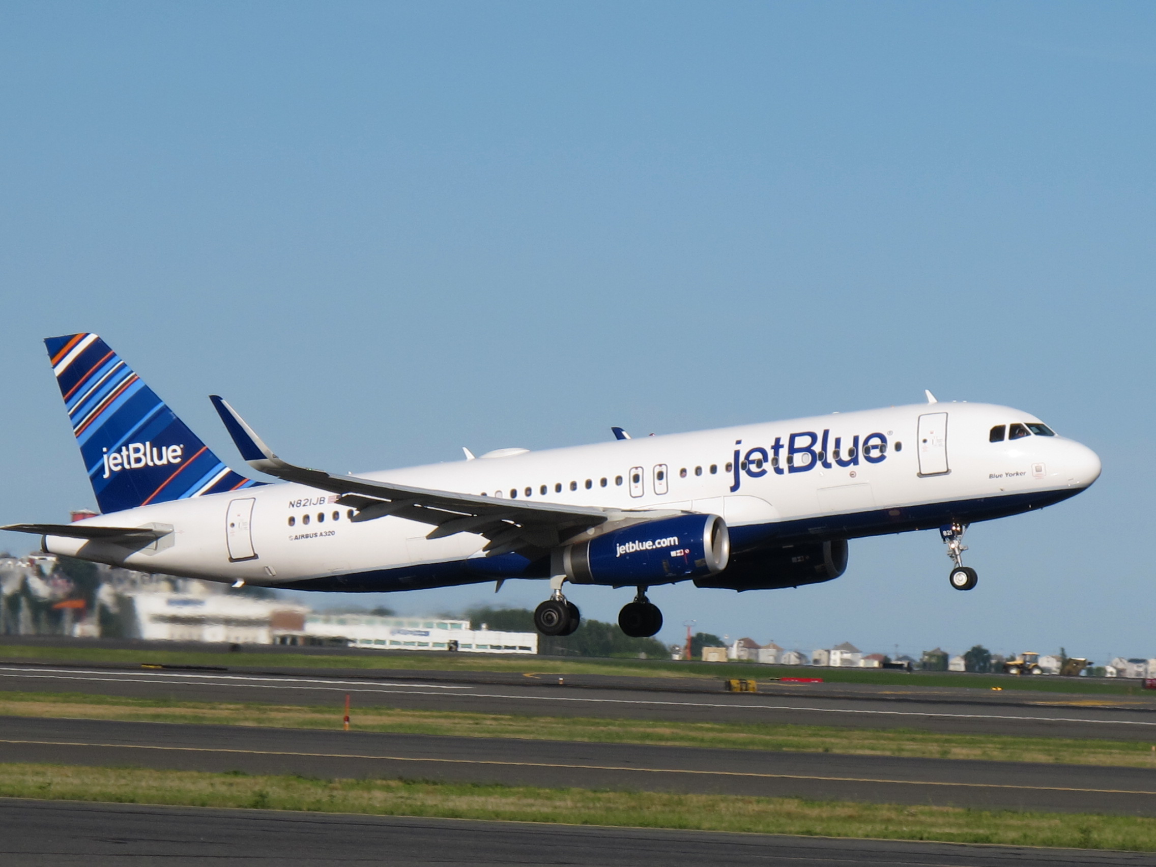 A JetBlue A320 at takeoff.