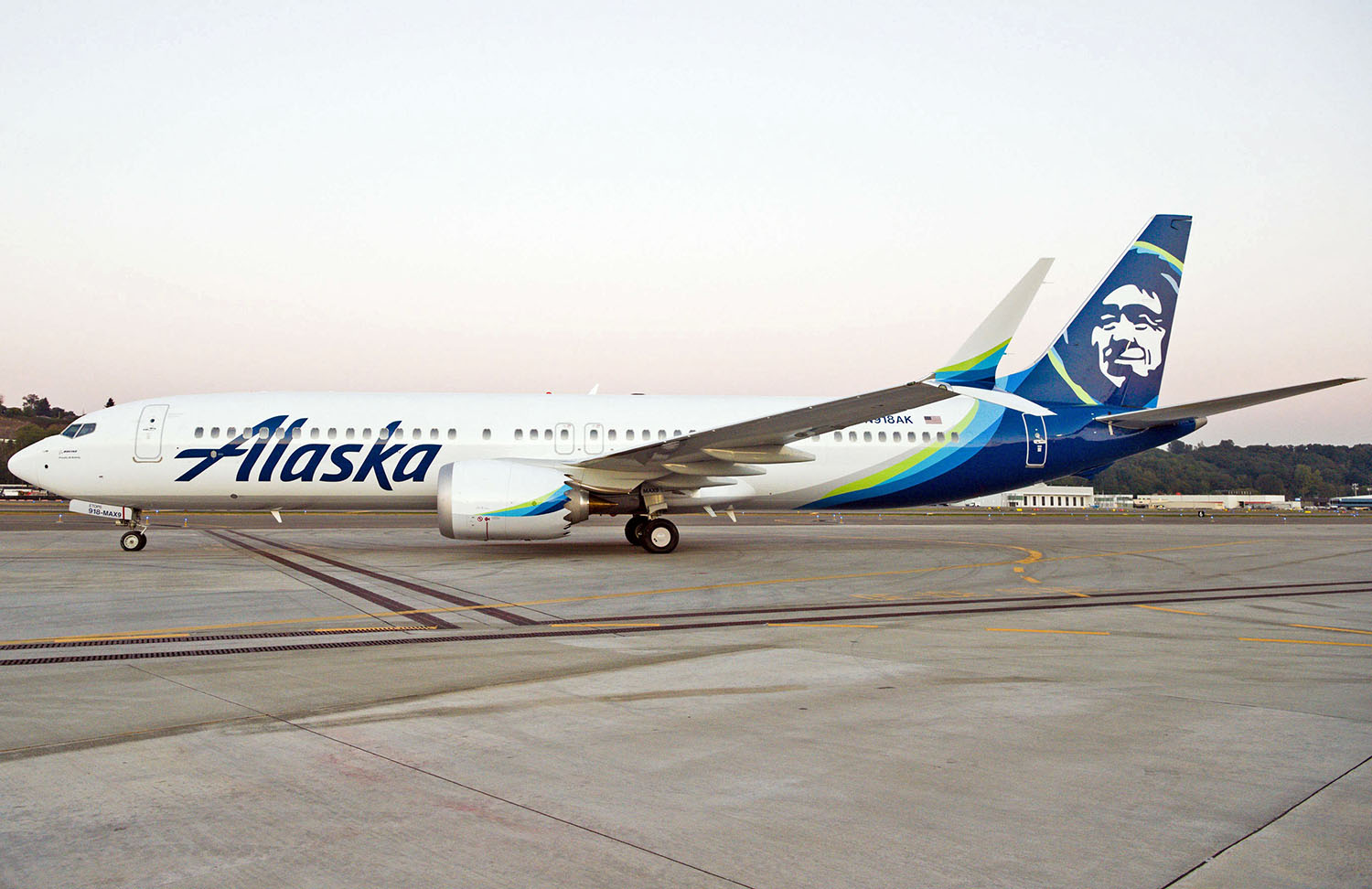 An Alaska Air 737 MAX 9 on the tarmac
