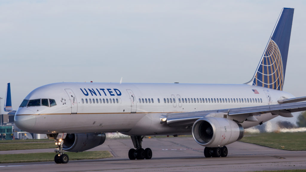 A United Airlines 757 on the taxiway.