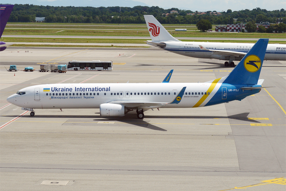 Ukraine International Airlines, UR-PSJ, Boeing 737-9KV ER