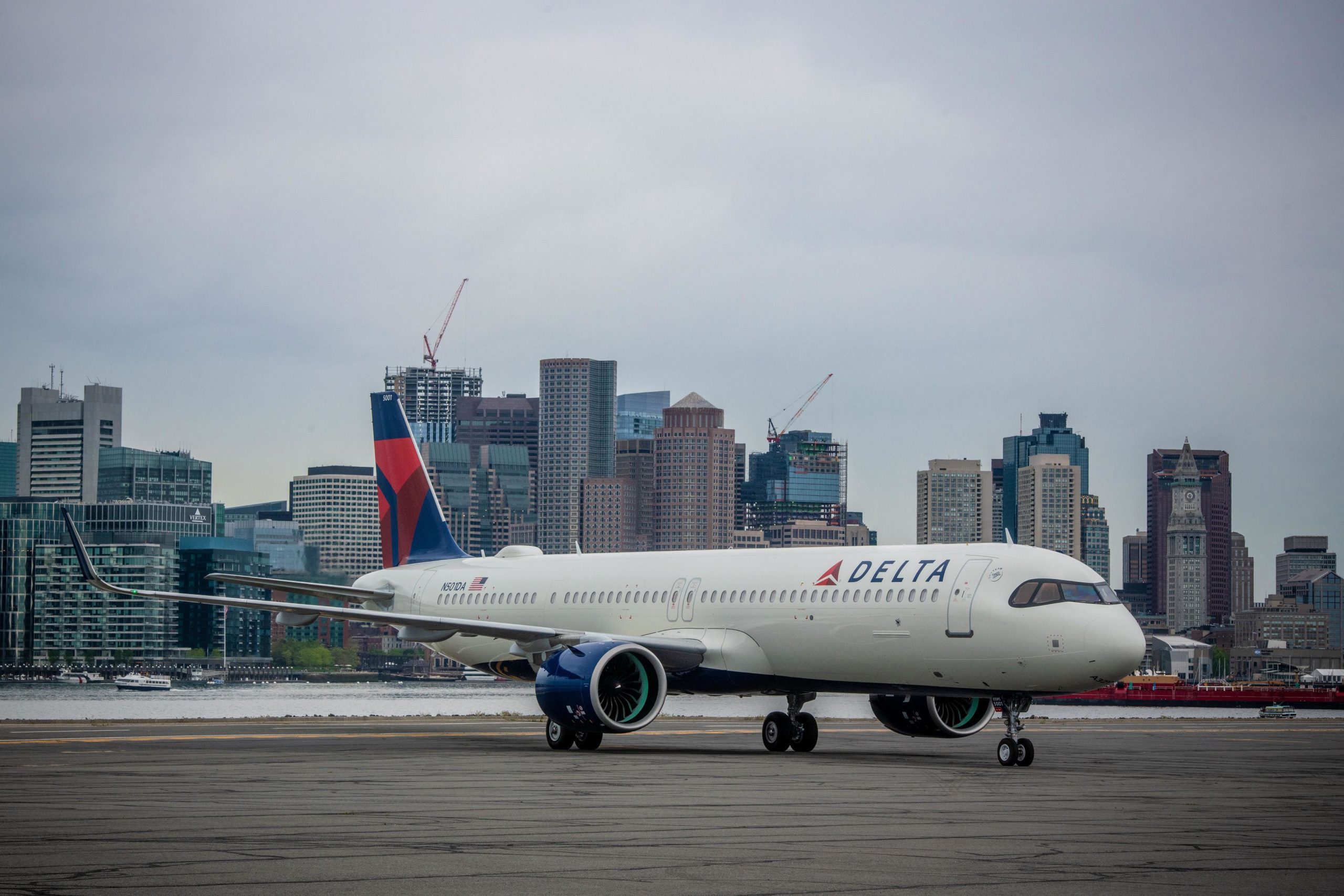 Delta Airbus A321NEO at Boston Logan.
