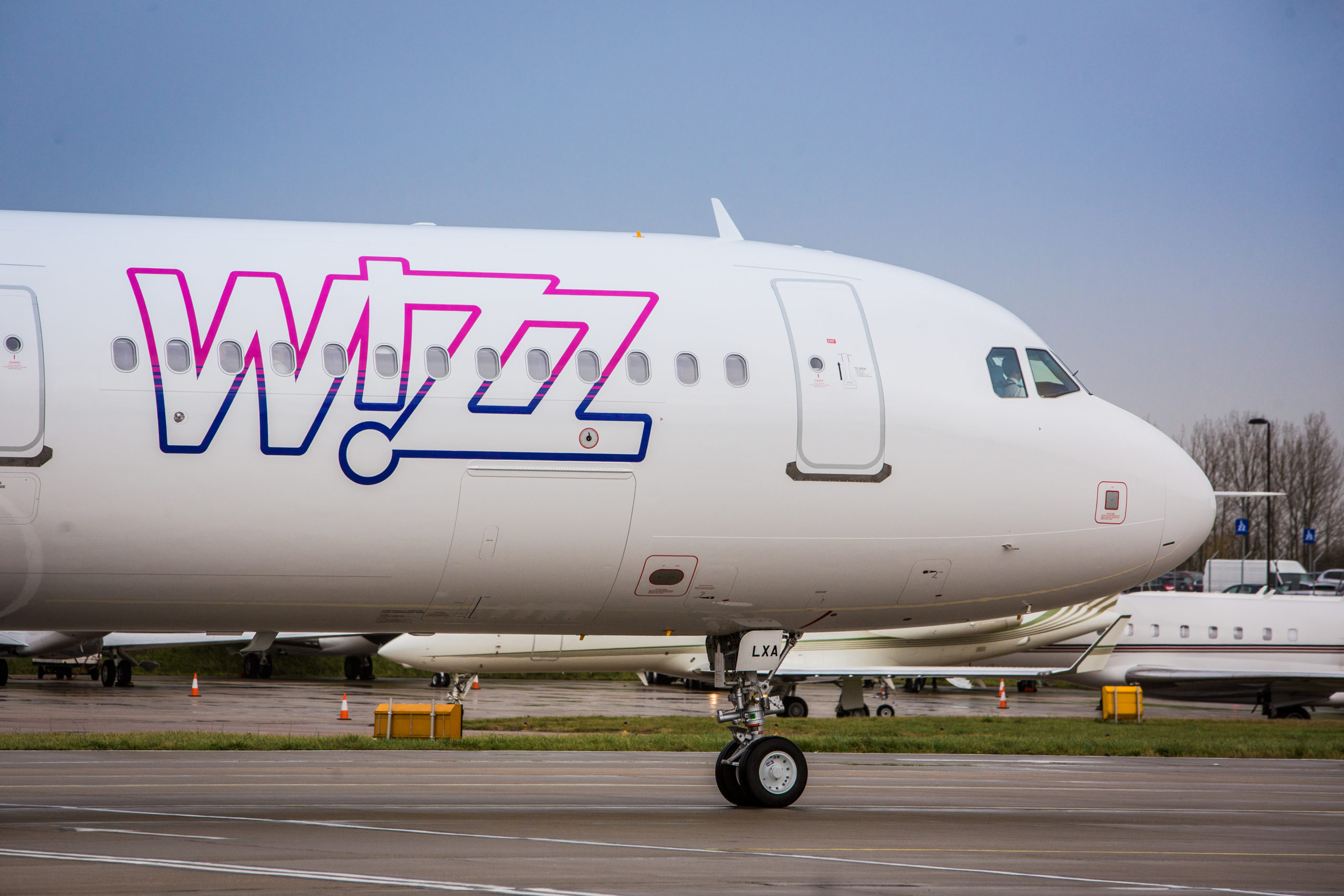 A Wizz Air Airbus A321 taxis.