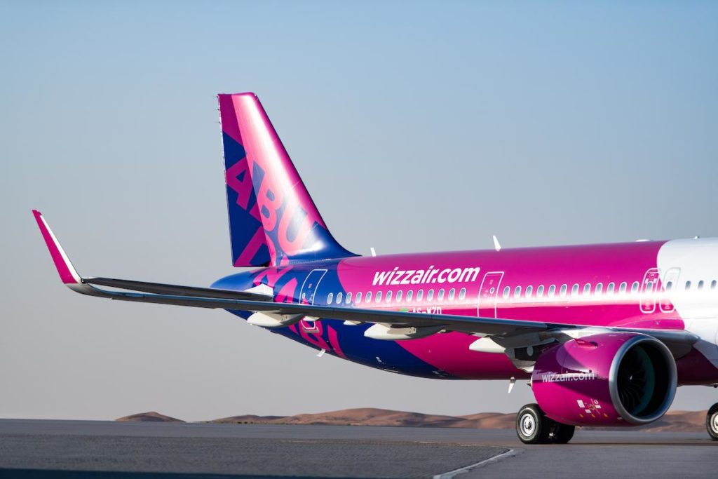 Fueslage and tail of a Wizz Air Airbus.