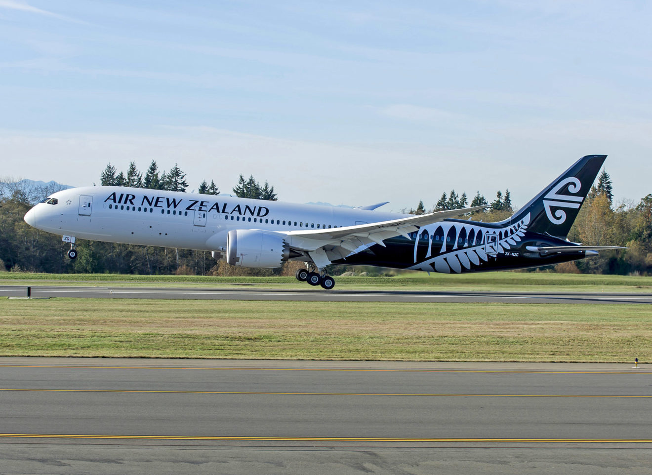 Air New Zealand Boeing 787 on takeoff.