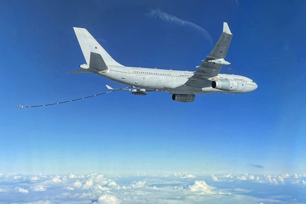 RAF Atlas aircraft refuelled from Voyager.