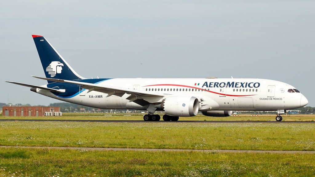 Aeromexico Boeing taxiing at Amsterdam.
