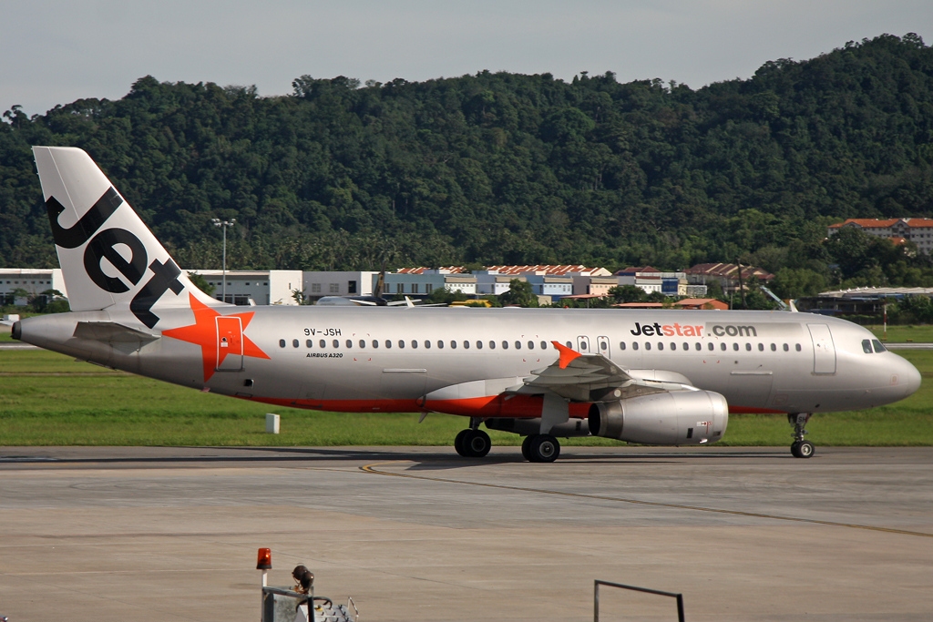 A Jetstar Asia A320 aircraft taxying.