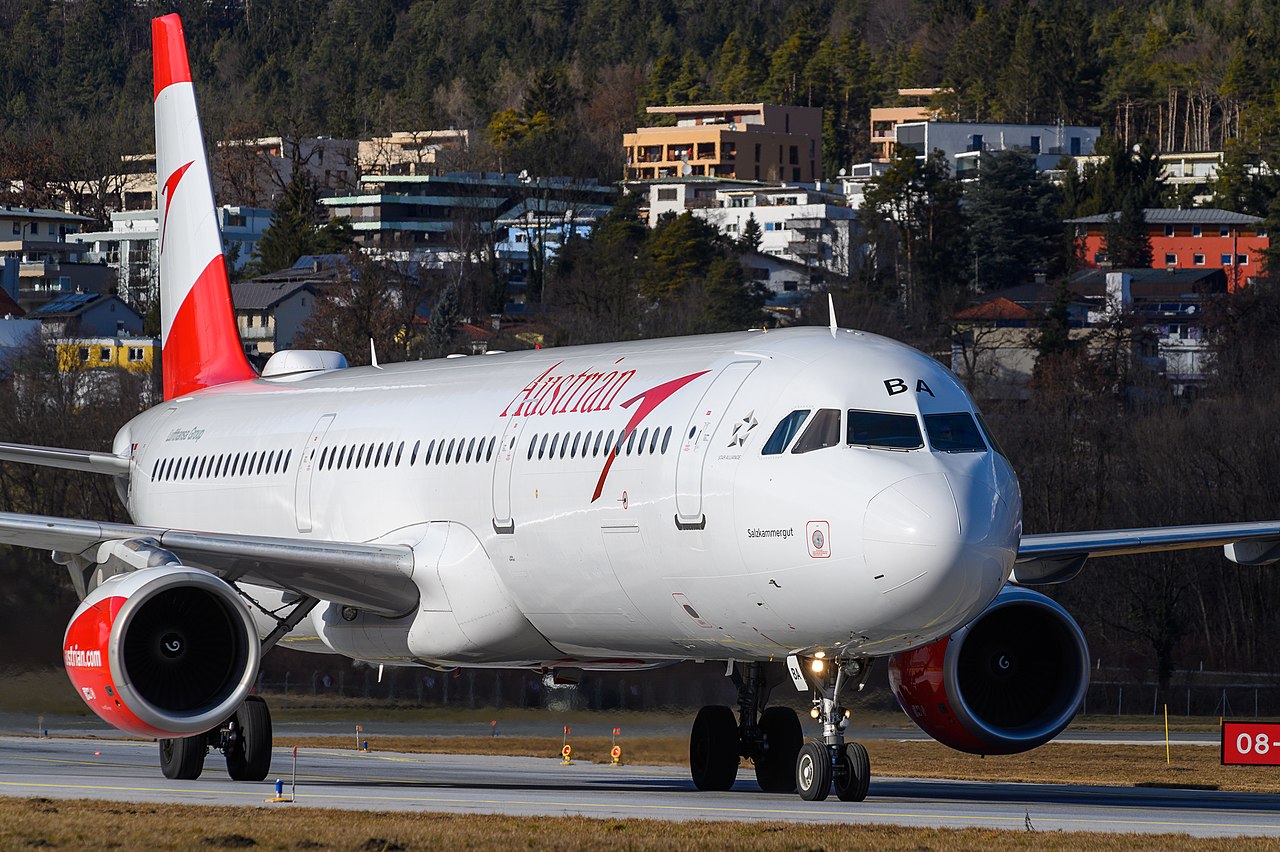 An Austrian Airlines A321 aircraft taxiing.