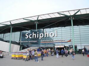 Photo: Amsterdam_Schiphol_Airport_entrance. Credit: Cjh1452000, CC BY-SA 3.0 , via Wikimedia Commons