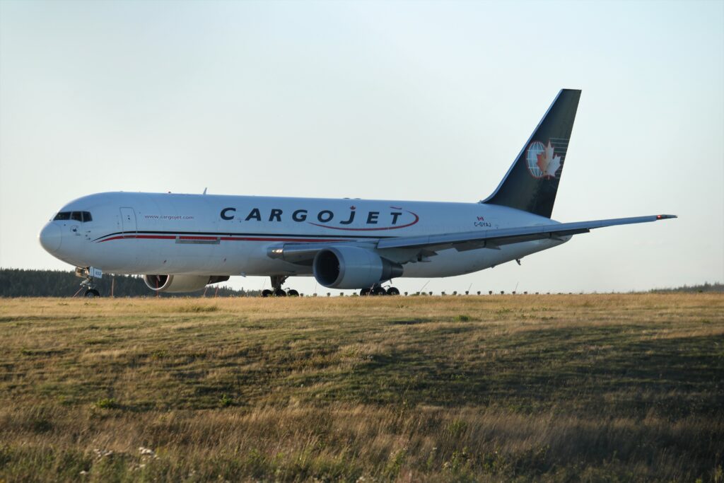 Photo: Cargojet C-GYAJ By Atlantic Aviation Media - https://www.flickr.com/photos/193032273@N08/51174158194/, CC BY 2.0, https://commons.wikimedia.org/w/index.php?curid=107555267
