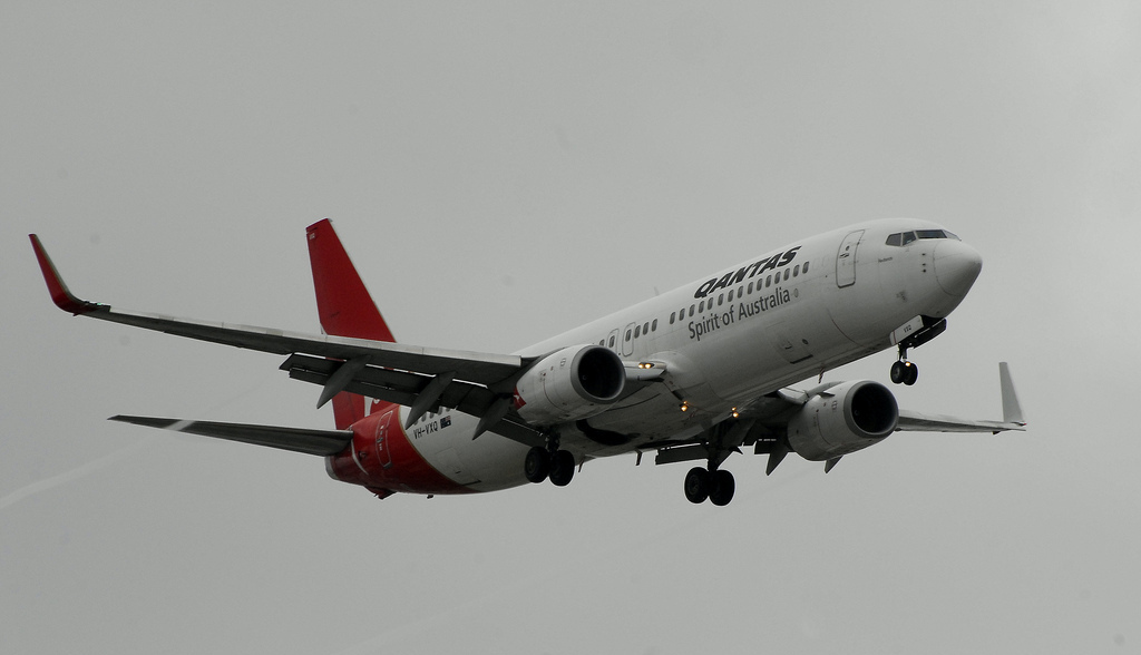 A Qantas B737 approaching to land.