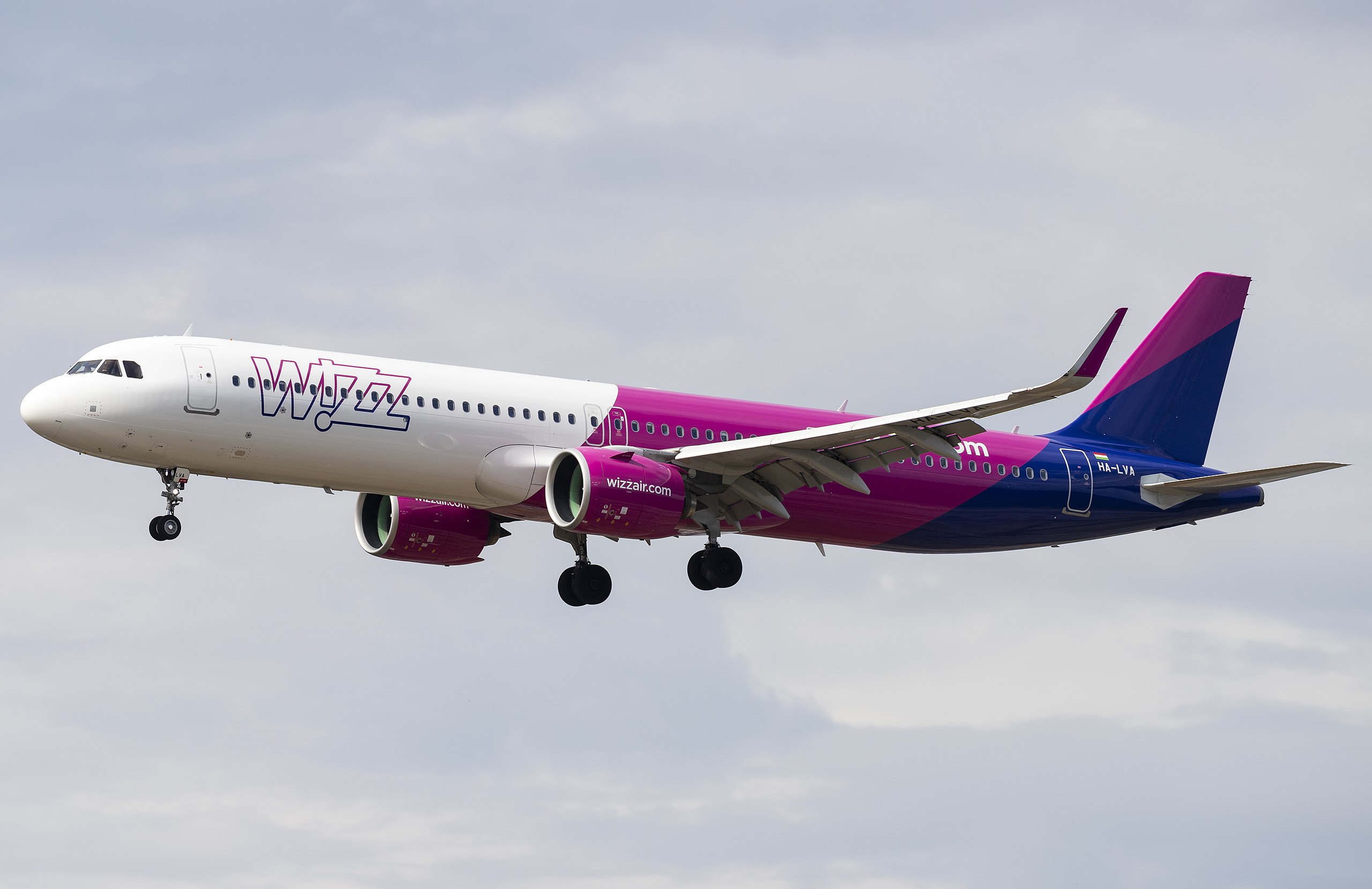 Dynam Aviation Delivers Two Airbus A321neos To Wizz Air Malta