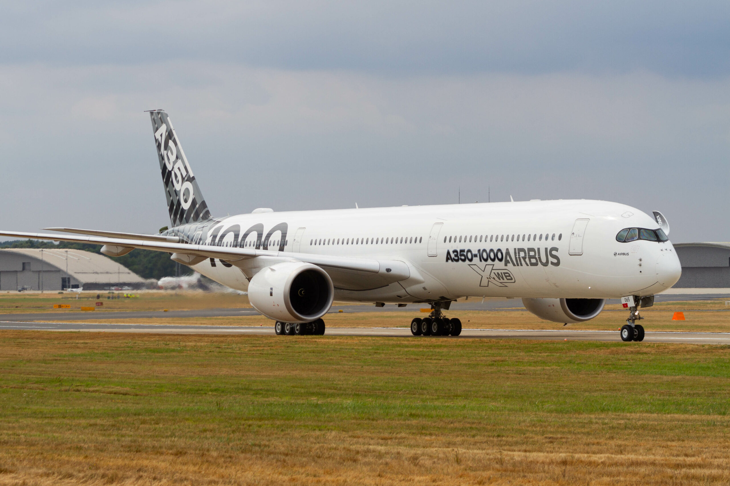Airbus A350-1000 Carbon Livery