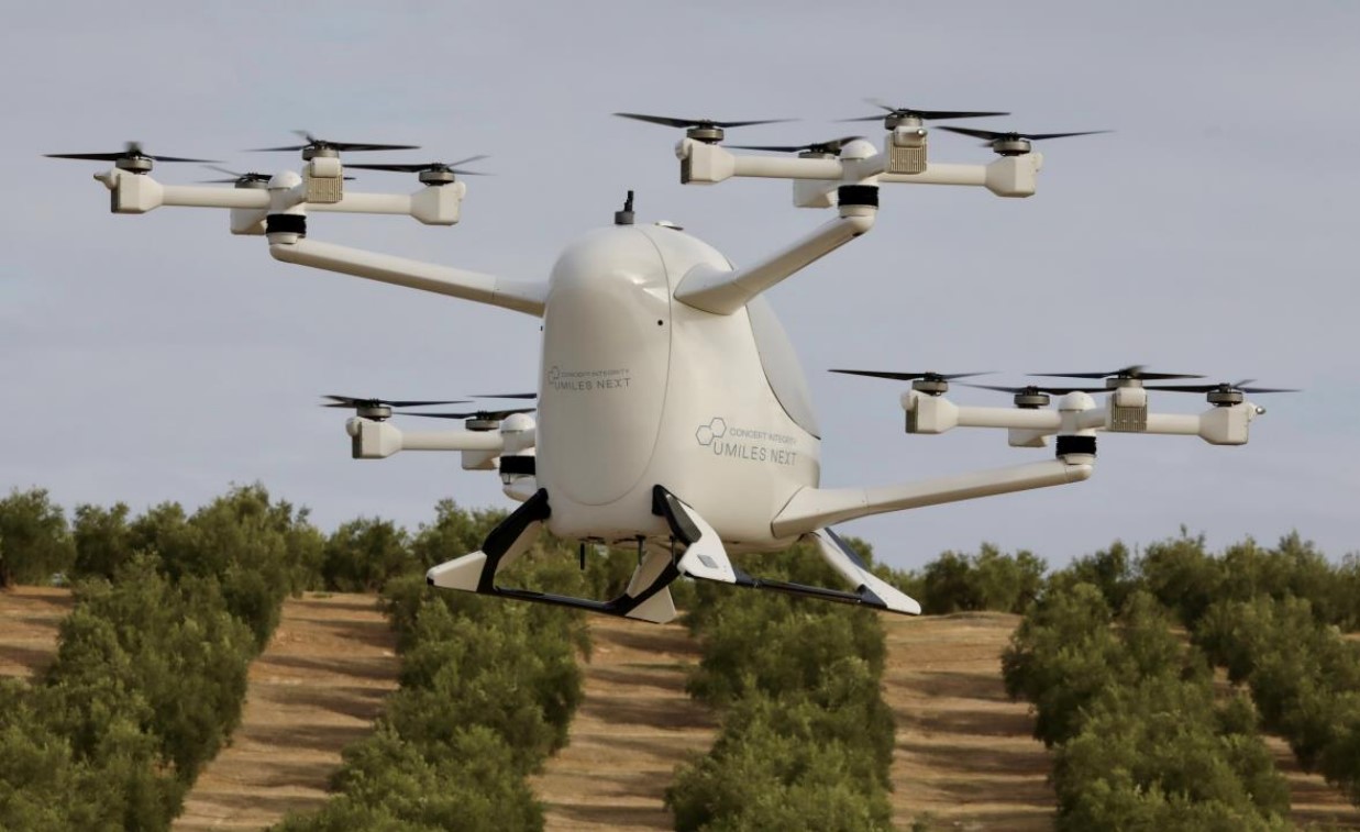 The UMILES Next Conceprt Integrity evTOL air taxi hovers on its test flight in Villacaro, Spain.