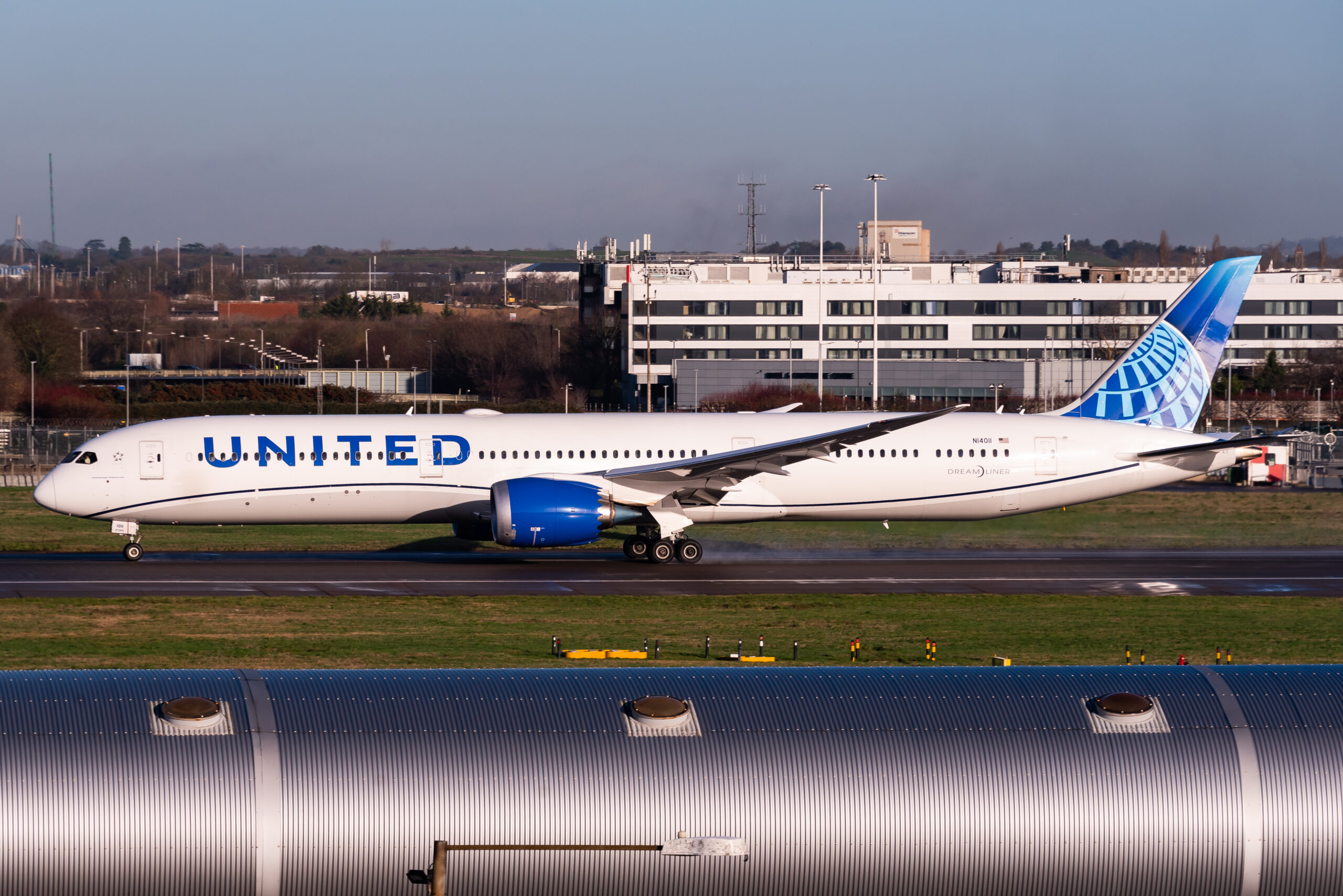 United Airlines Boeing 787-10 Dreamliner.