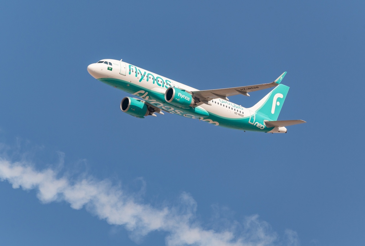 A flynas Airbus in flight.