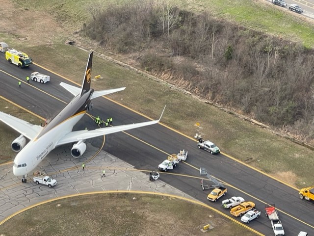 UPS Boeing 767 Freighter gets stuck in Birmingham/Shuttleworth International Airport.