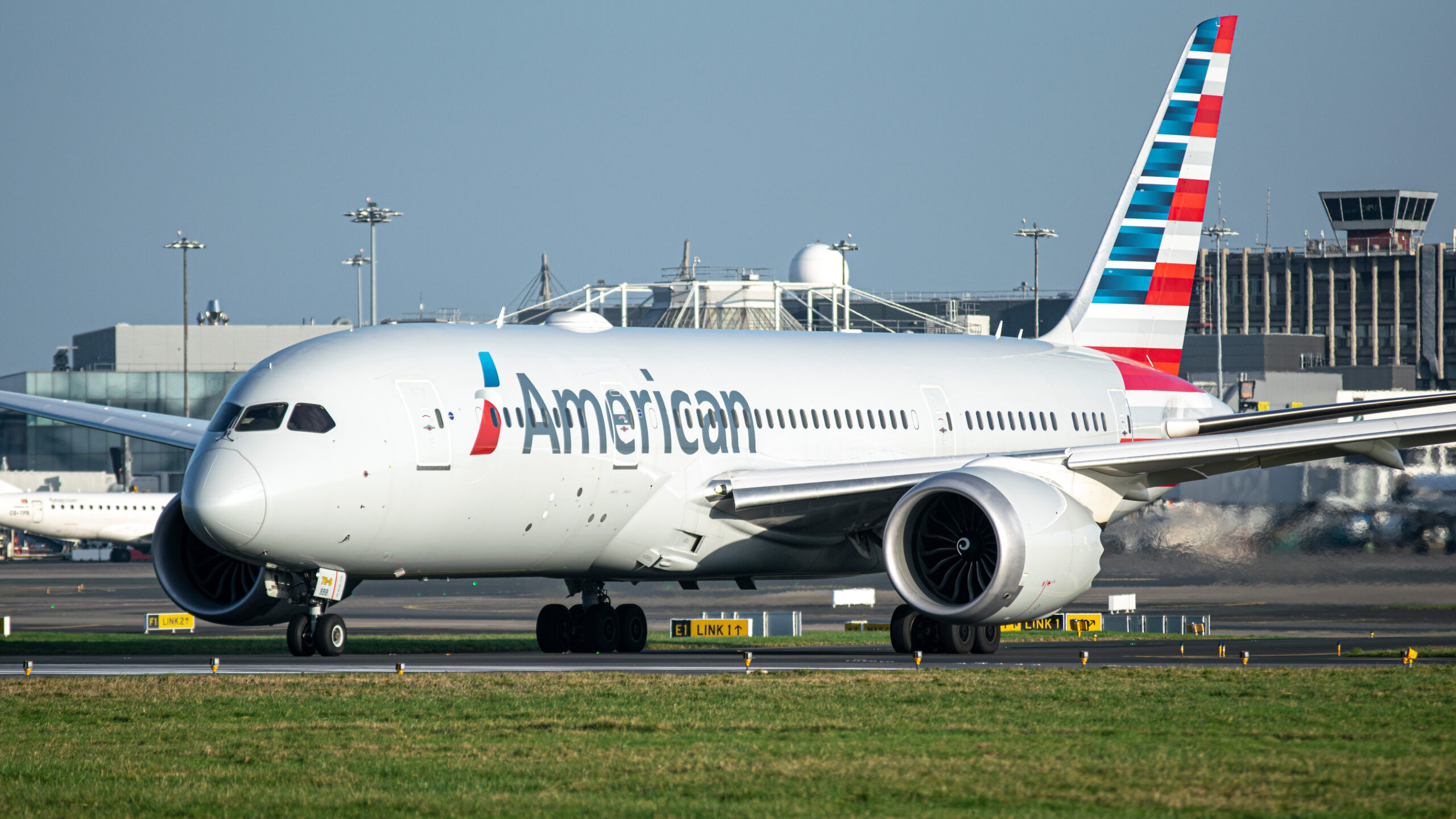 American Airlines faces pilot exodus to Delta Air Lines.