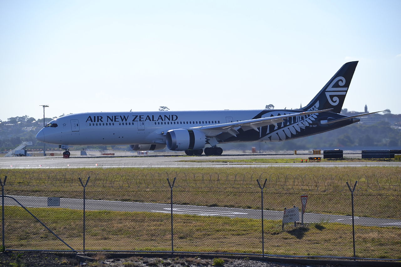An Air New Zealand Boeing 787-9 taxis after landing.
