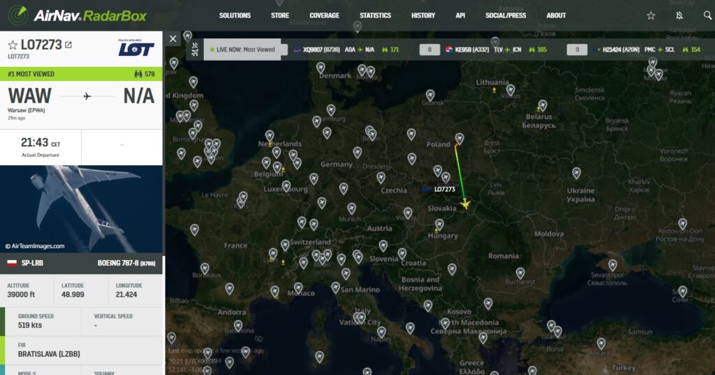 LOT Polish Airlines Boeing 787 is on the way to Turkey.