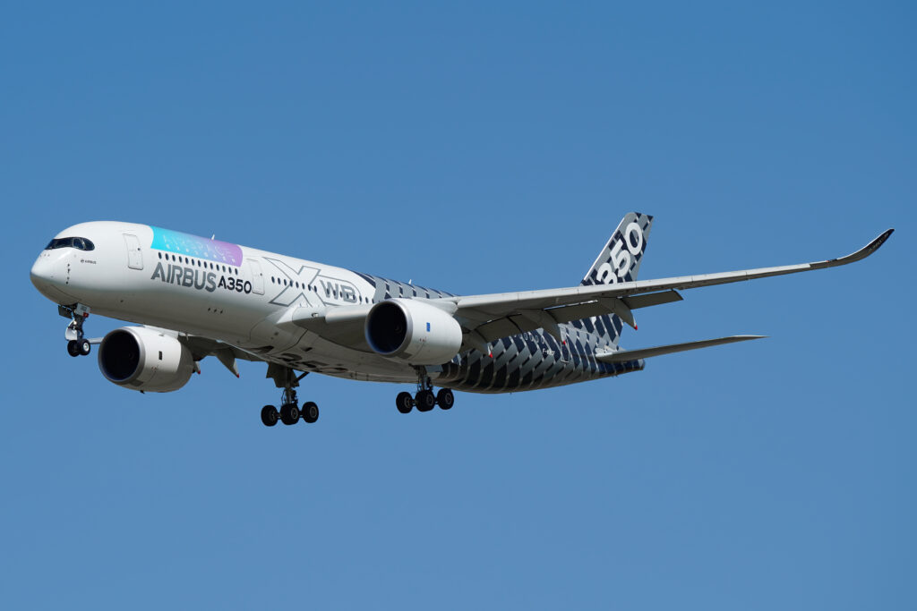 Airbus A350: EASA issues directive to fix gear door issue