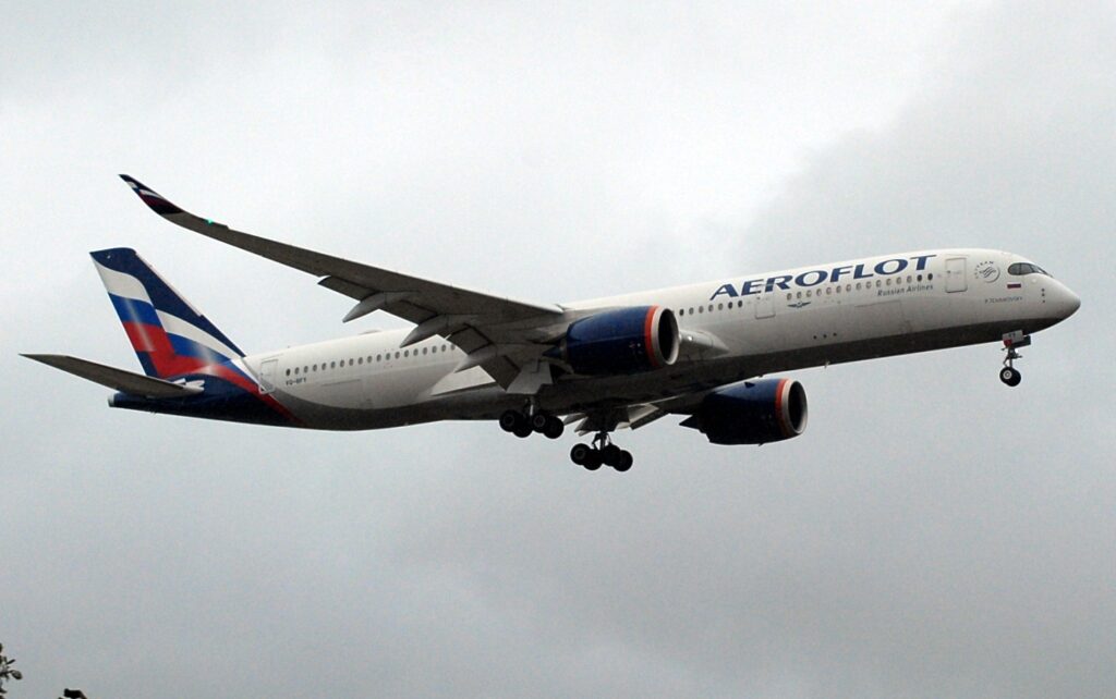 An Aeroflot Airbus A350 approaches to land.