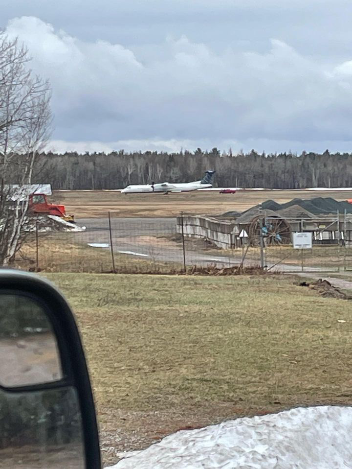 Porter Airlines Dash 8 Overruns Runway at Ontario Airport