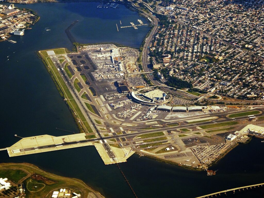 New York's LaGuardia Airport Movements Grow 15%