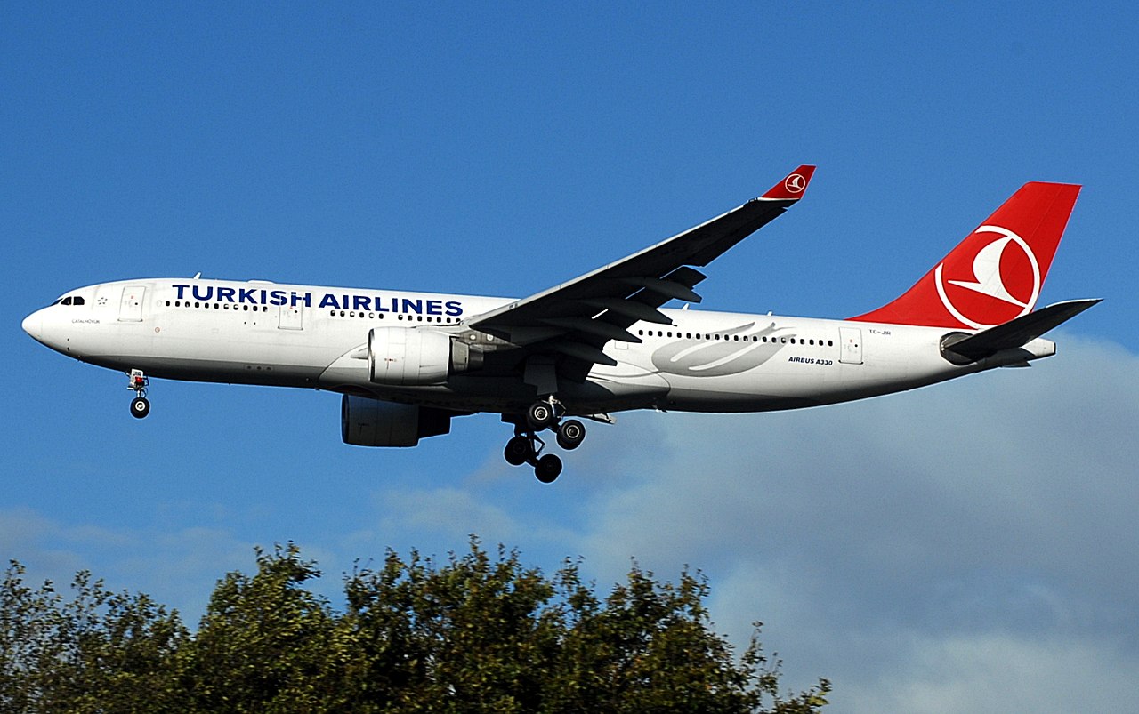 A Turkish Airlines A330 approaches to land.