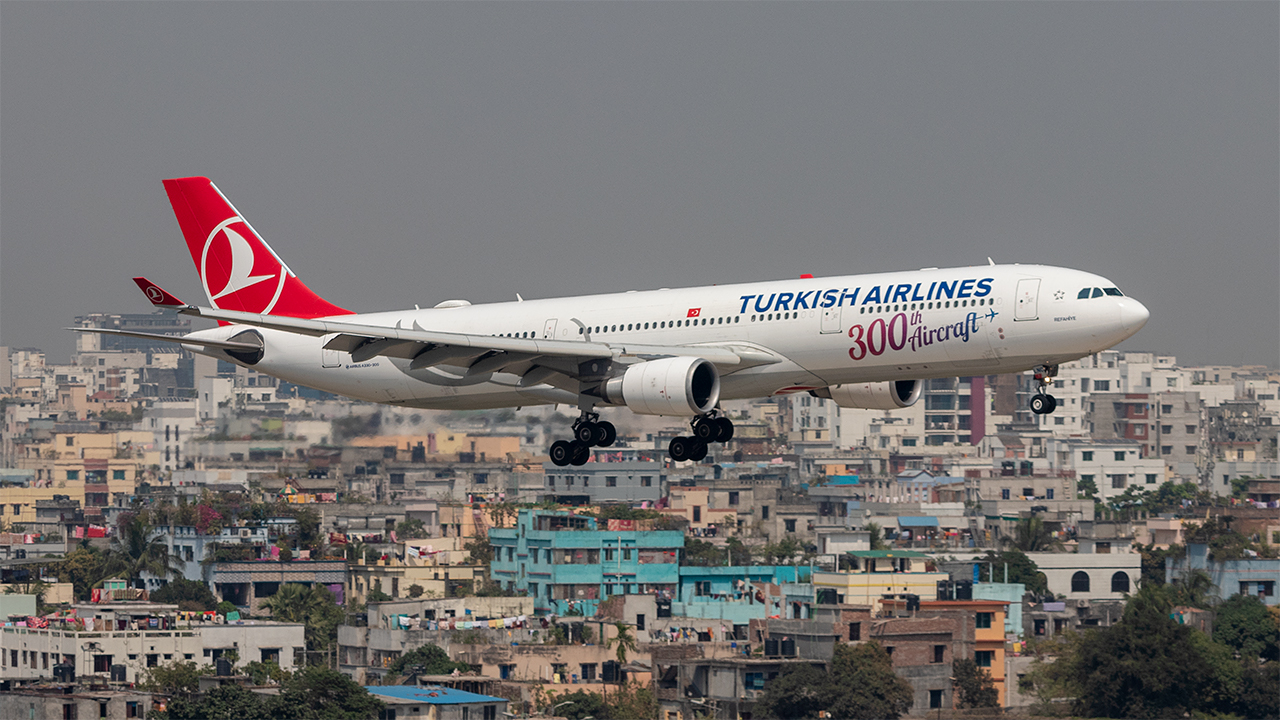 Turkish Airlines 300th aircraft approaches to land.