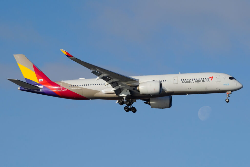 Asiana Airlines Downgrades Barcelona, Upgrades Paris