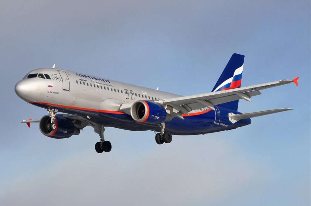 An Aeroflot Airbus A320 on the approach.