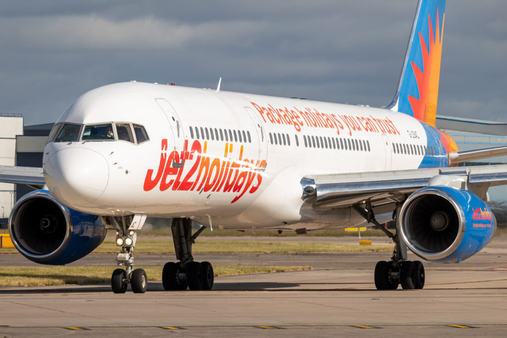 TUI vs. Jet2: Who Is Operating More Flights in the UK?