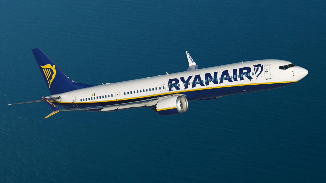 Rener of a new Ryanair Boeing 737 MAX 10