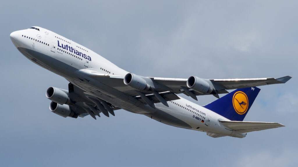 Lufthansa Continues Palma di Mallorca 747 Ops in June - AVS