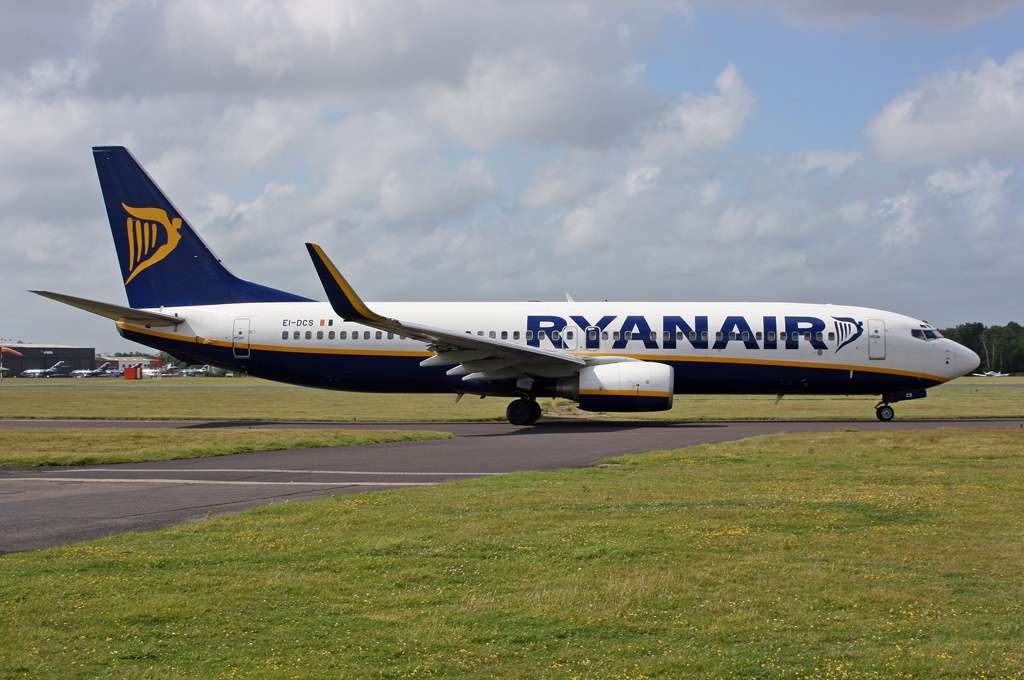 A Ryanair 737 taxis at Bournemouth Airport.