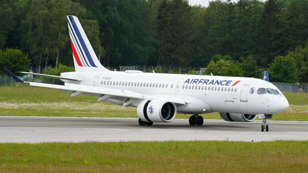 Problems in Paris: The Air France Airbus A220