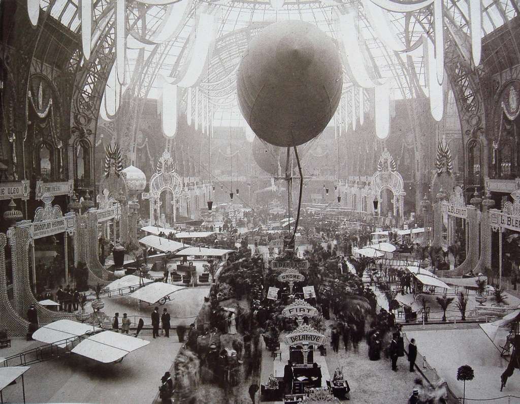 A view of the 1909 Paris Air Show