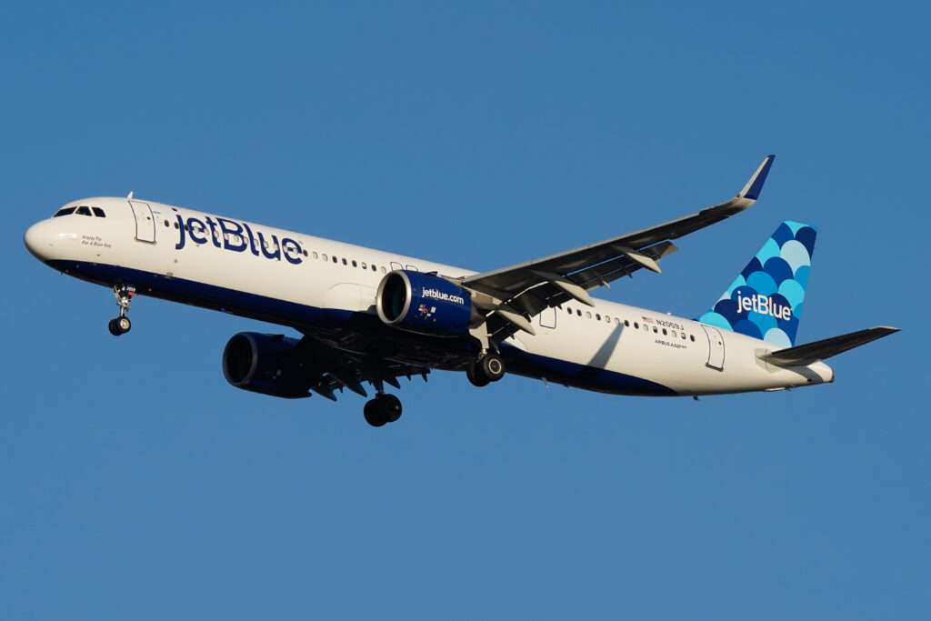 JetBlue To End Popular Benefits with American Airlines