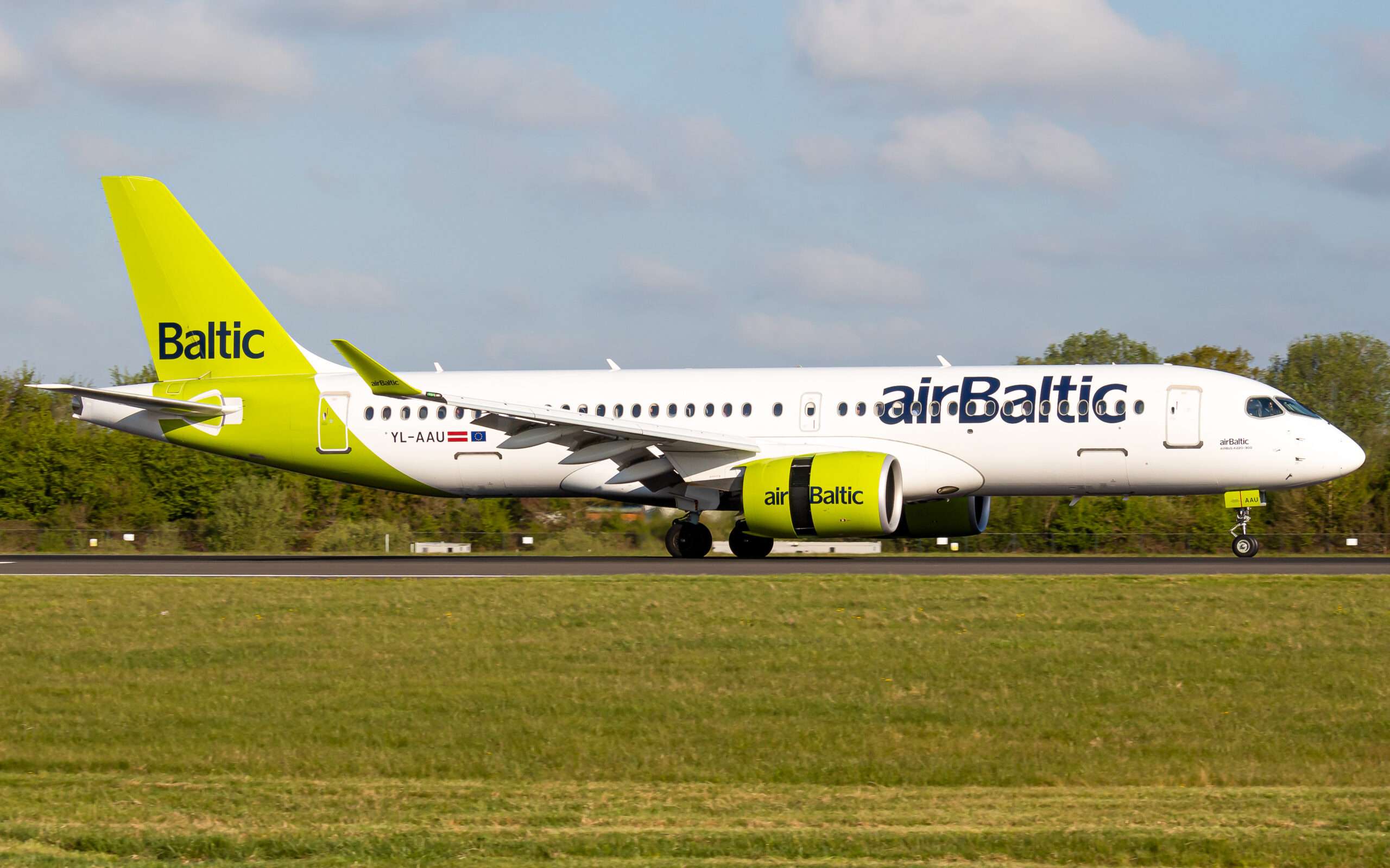 Latvijā bāzētā airBaltic uzrādīja lielāko pusgada peļņu