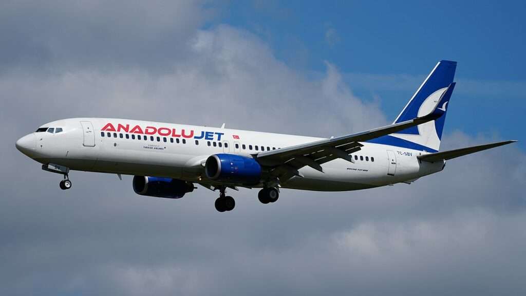 An AnadoluJet Boeing approaching to land.