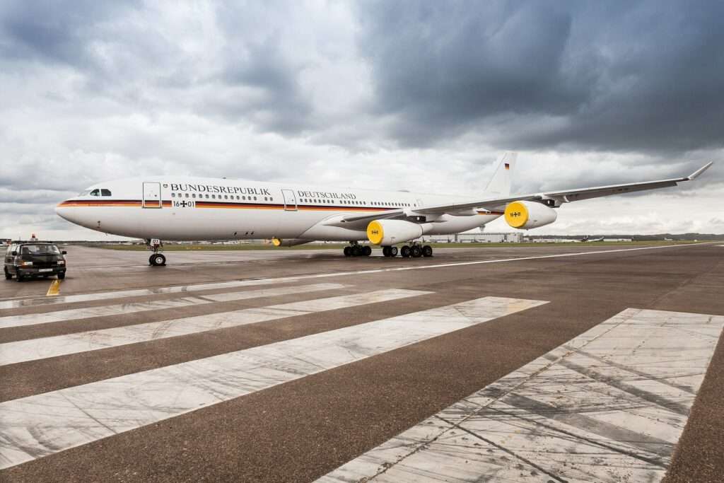 Luftwaffe A340 With Faulty Flaps Leaves Abu Dhabi