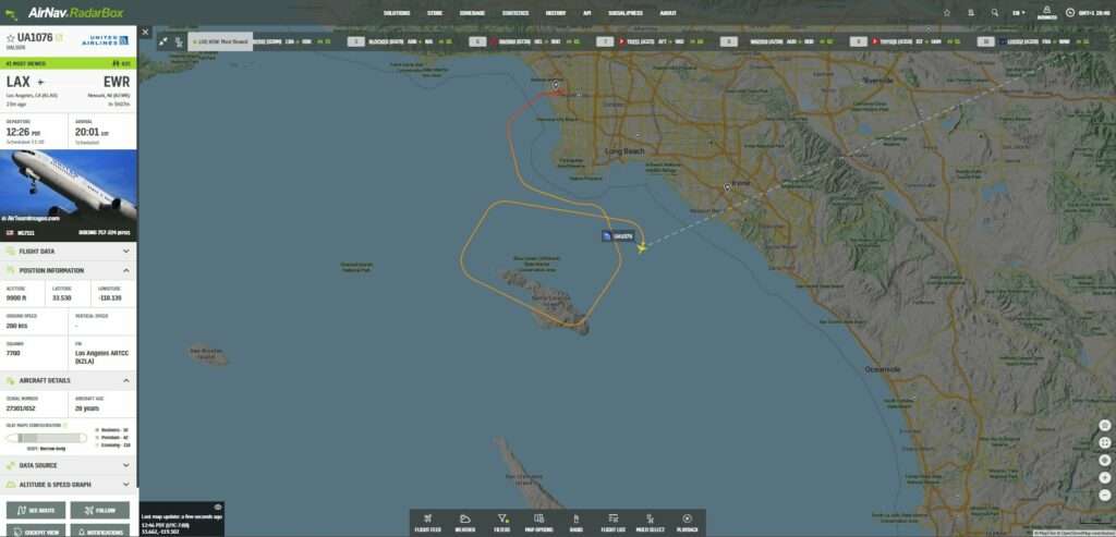 ニューヨーク行きユナイテッド航空：ロサンゼルス上空で緊急事態