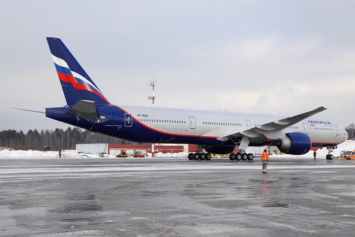 An Aeroflot Boeing 777 on the tarmac.