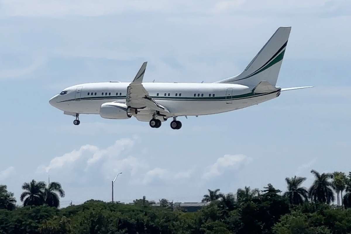 A Boeing BBJ comes in to land.